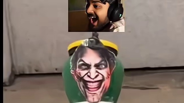 不可思议的玻璃瓶对决，一边代表小丑一边代表蝙蝠侠看看谁更强。