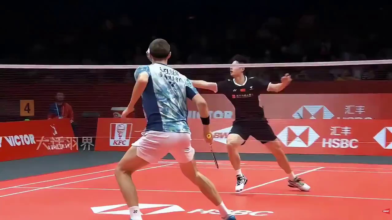 这是他终结8连败，并改写中国男单4年“逢安不胜”的关键之战！ 石宇奇VS安赛龙