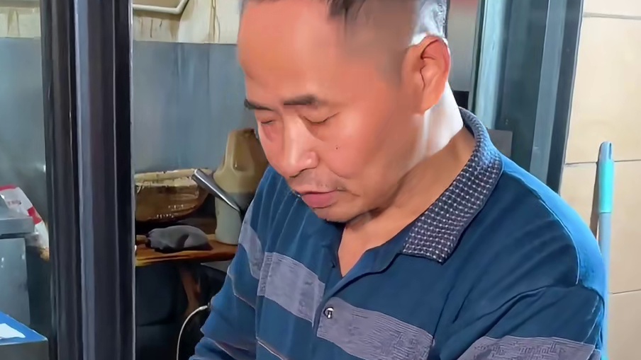 成都街头85一份的全家福炒饭！你们觉得值不值？