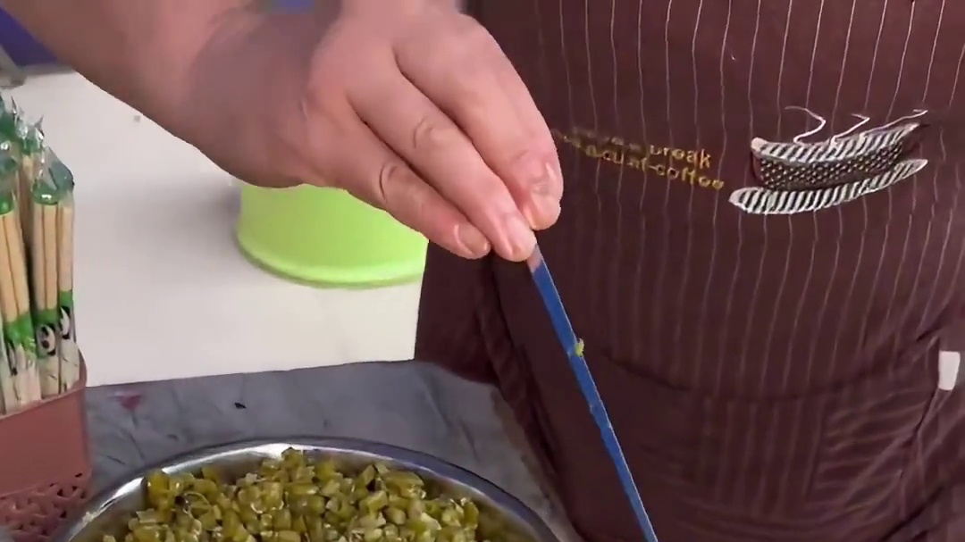 广东人的早餐之肠粉，三块一碗的肠粉你们吃过吗 广东人的早餐之肠粉，三块一碗的肠粉你们吃过吗