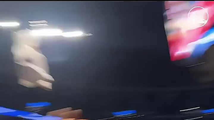 老母亲差点没被熏晕，库里56分的味道具象化了！