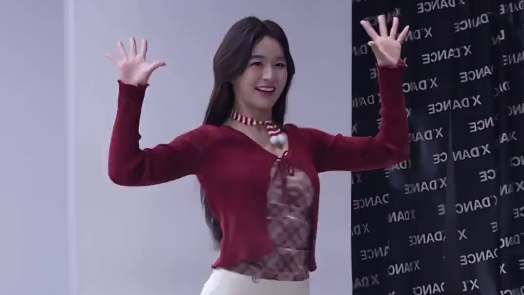 ﾟ. * ･淡淡的幸福感 santatellme圣诞舞蹈