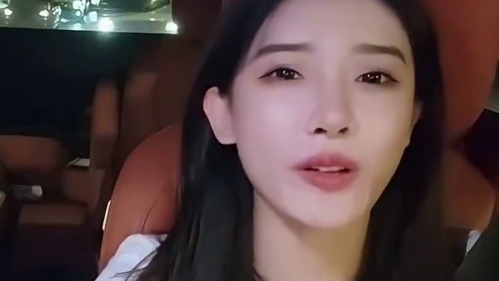 豚豚：助理跟我一样，就是嘴硬