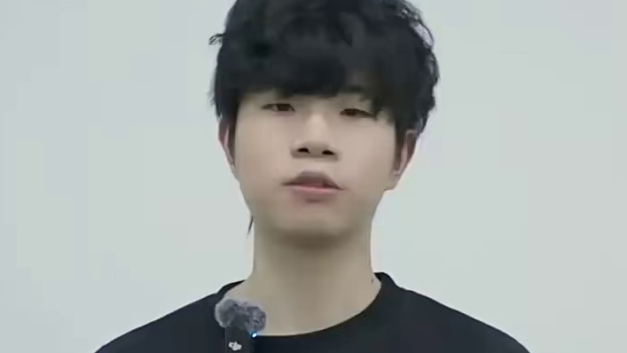 Photic说要帮iG拿到好成绩！ ：想对iG粉丝说的话就是，今年我会努力打好自己，争取帮iG拿到一个很好的成绩！ ​​​