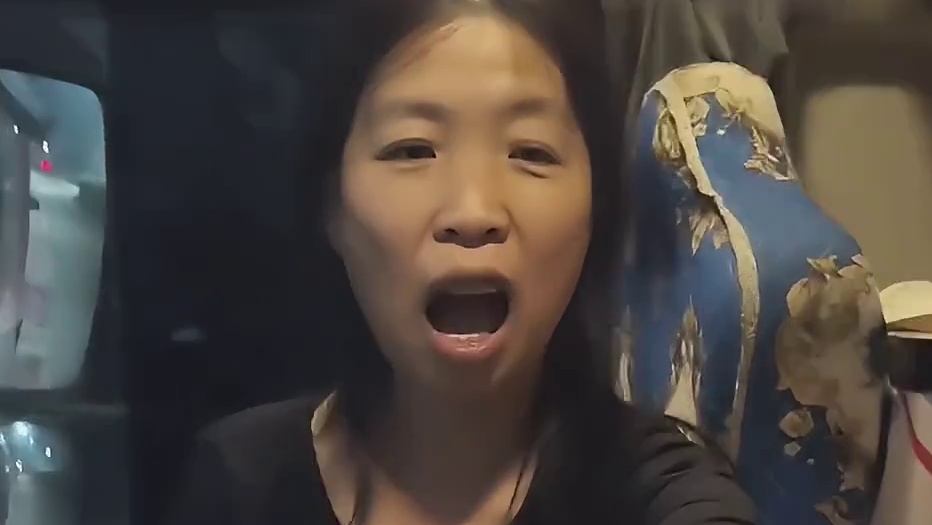 一车一人一余生！驾驶室里藏在最真的相守