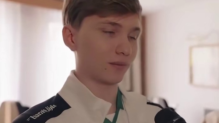 尼尼孩孩cs游戏的引路人