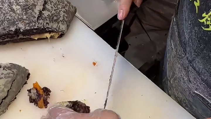 馅料满满的紫米饼，你们想吃吗