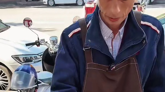 柳州校门口物价1块钱都能吃到什么？