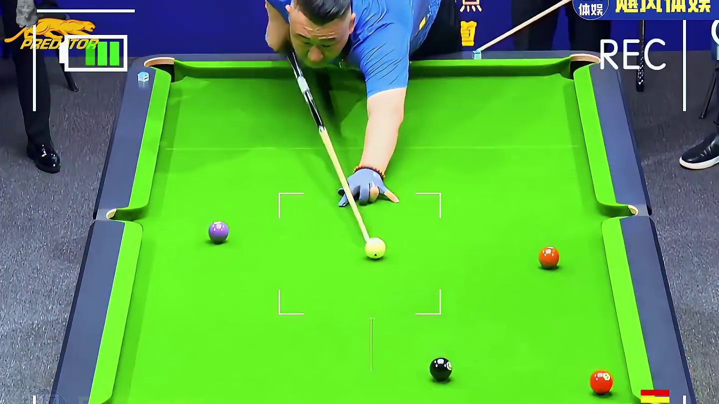 这一招确实秀到了.杨邵杰仙人手法.震惊佟璐 台球是一种生活
