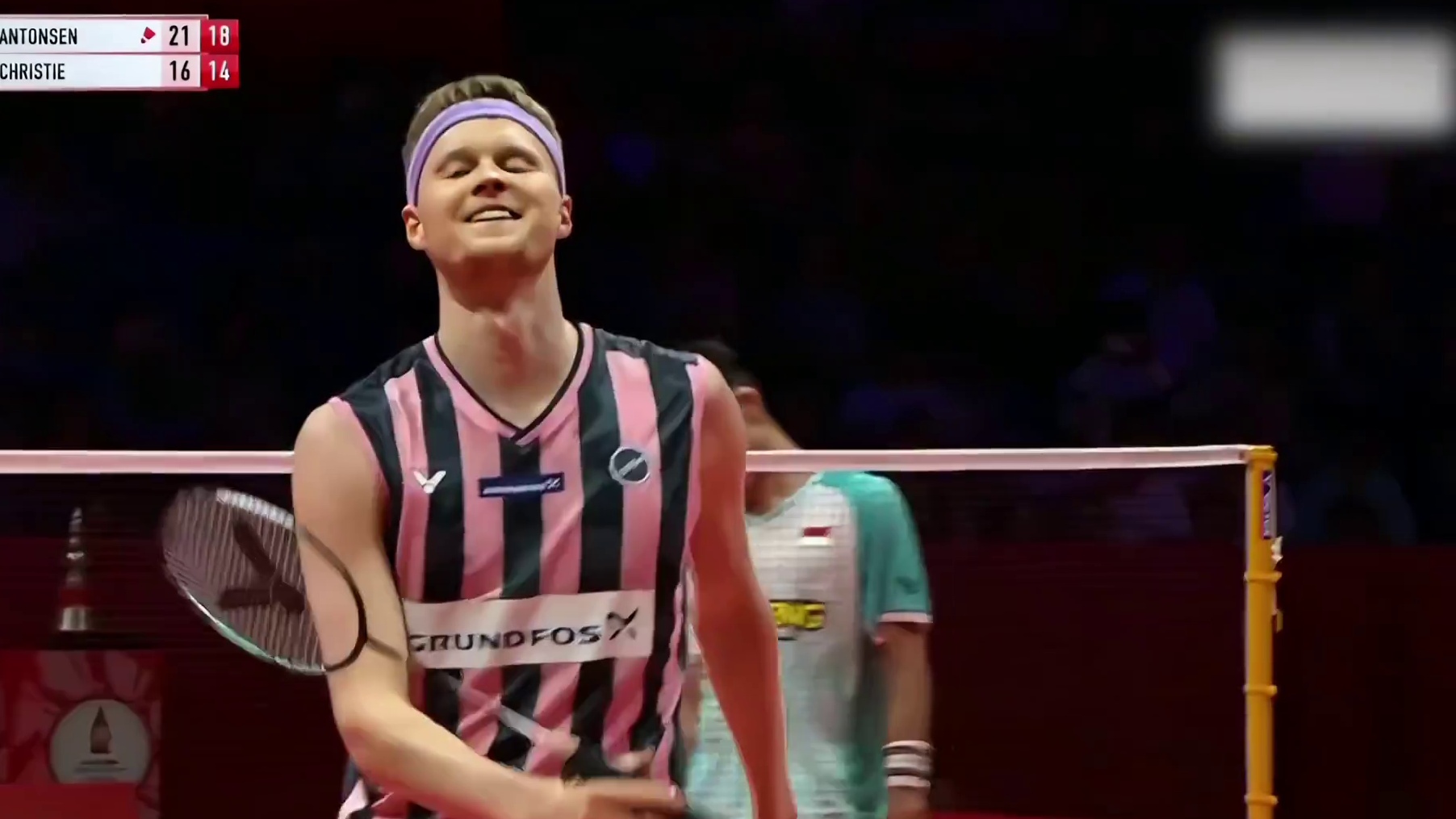 穿蓝衣上场，依旧难掩颓势！乔纳坦0-2不敌安东森