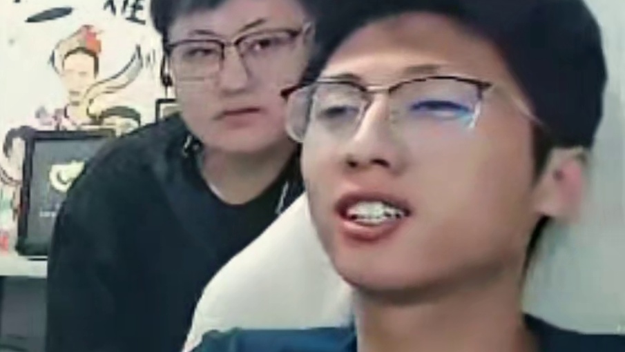 园区大访谈之猛虎离去。#王者荣耀 #德华