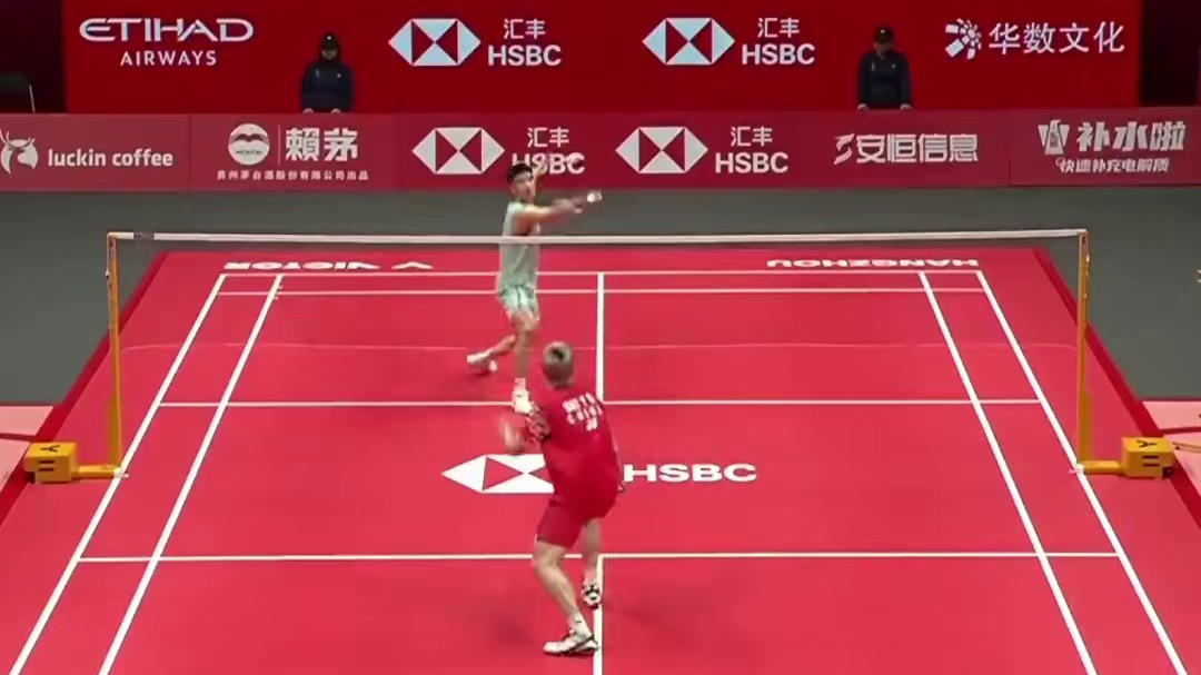 李师傅一记斜线杀球，石宇奇预判网前成功扑杀