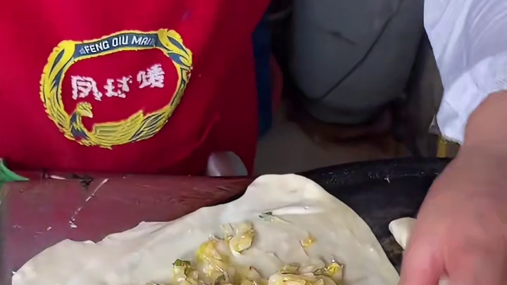 吃不吃南京街头的酸菜盒子？