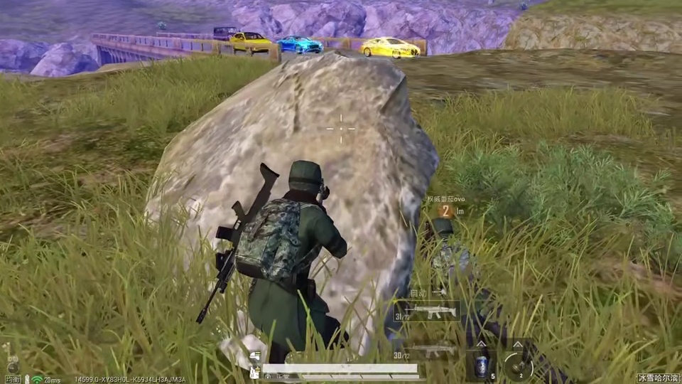 开局捡到两个指挥官密钥，直接开启苟分模式，不进前30不开枪