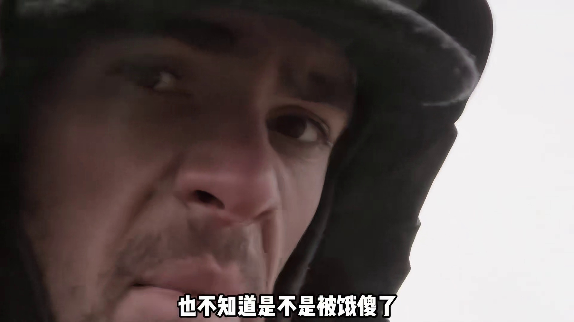 罗兰的封神名场面它来了，手持一把十厘米小刀狩猎900斤的麝牛 (3)