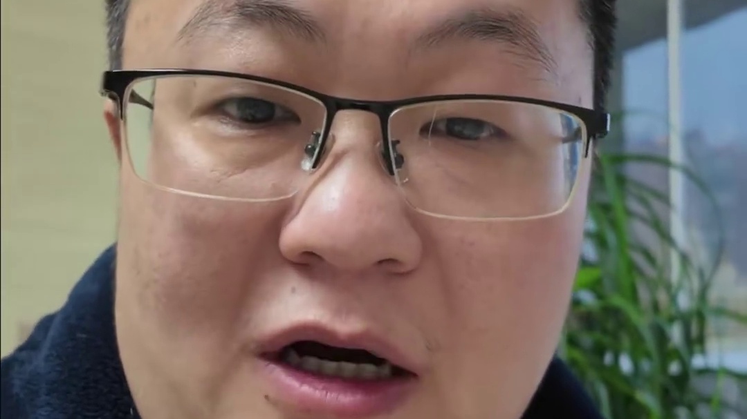 小孙来拜托各位义父义母给点建议