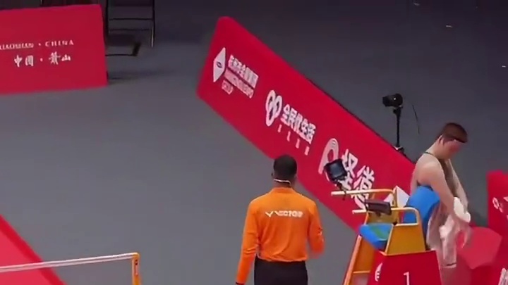 石宇奇2比0胜昆拉武特 石宇奇