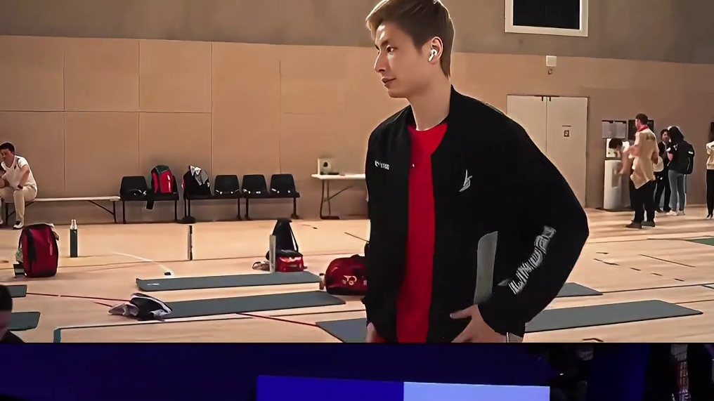 羽联总决赛巅峰对决再现！石宇奇与昆拉武特上演世锦赛决赛翻版