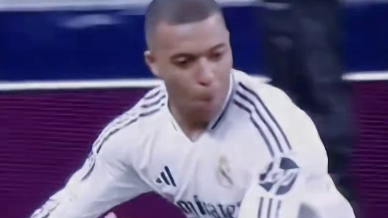 B费：我的任意球也未尝不准！