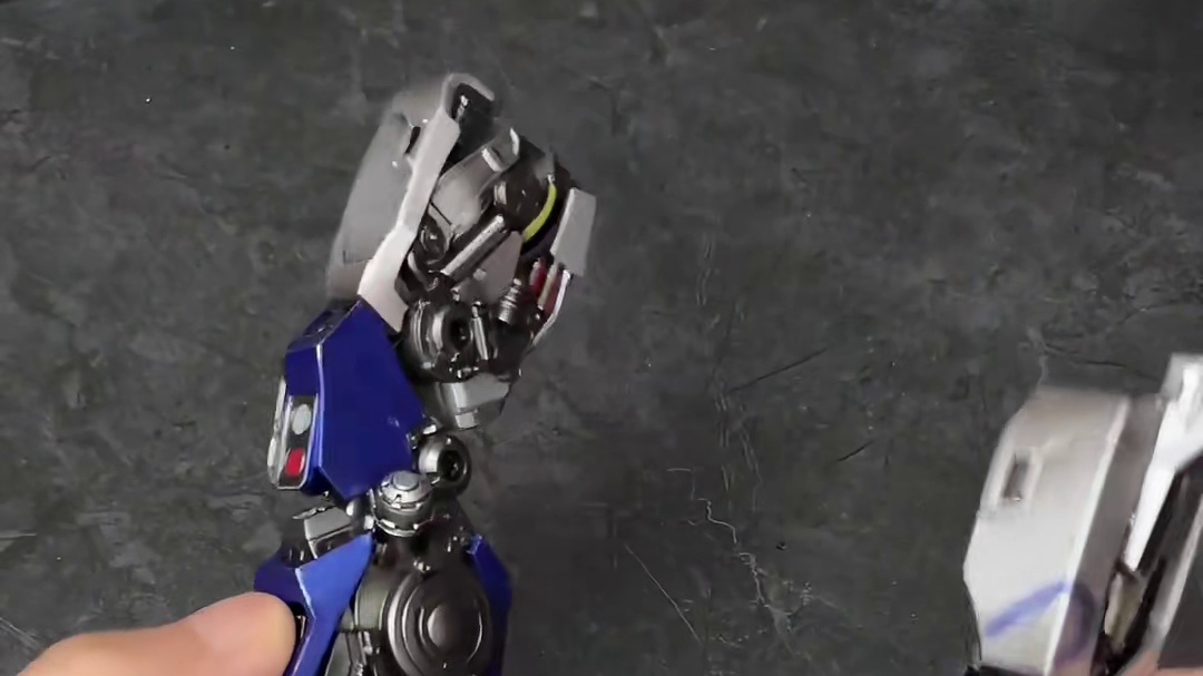 升级在哪了？开箱YOLOPARK PRO擎天柱