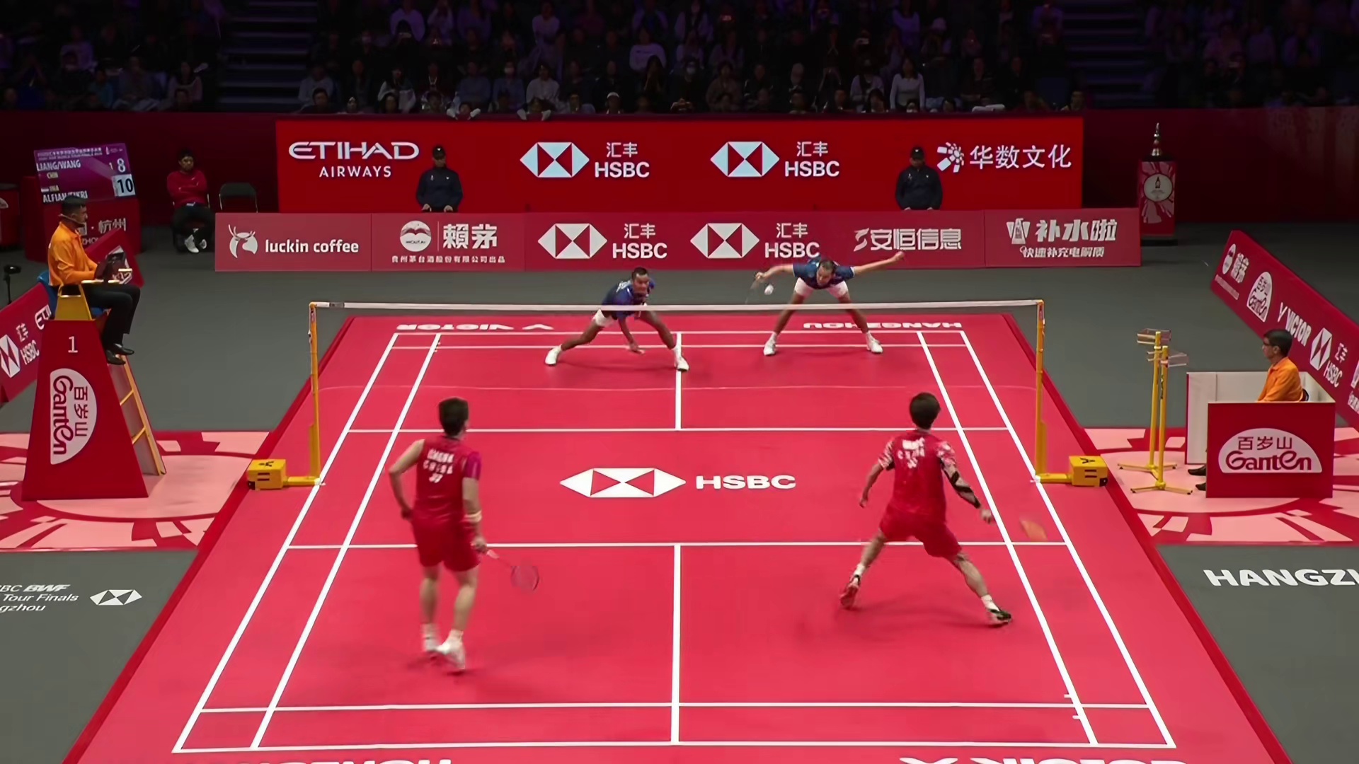 双方比分交替上升至13平，梁王组合加强连贯性和轮转速度，总比分2-0横扫阿尔菲安、菲克里