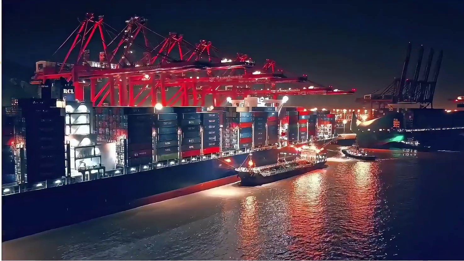 外网看中国贸易顺差突破万亿美元，国外网友：致敬勤劳的中国人民