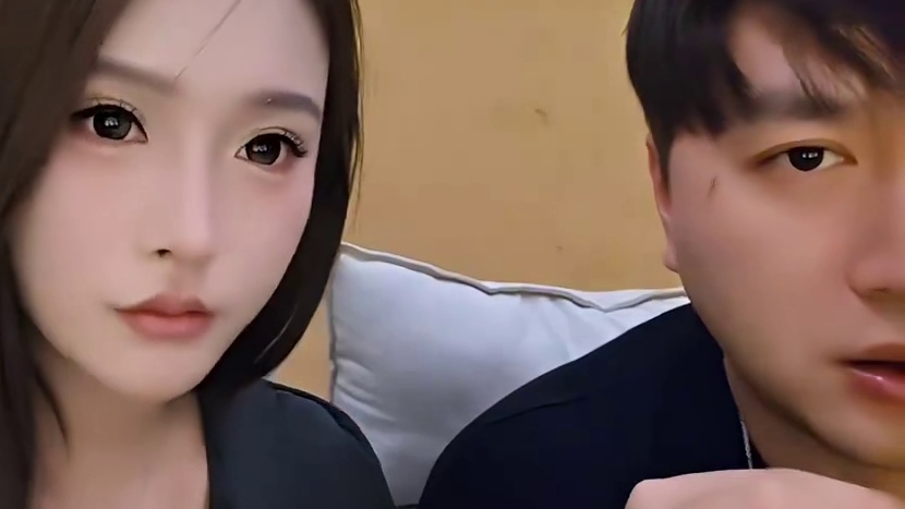 小酷和妹子嘴对嘴喝酒！弹幕刷屏出生