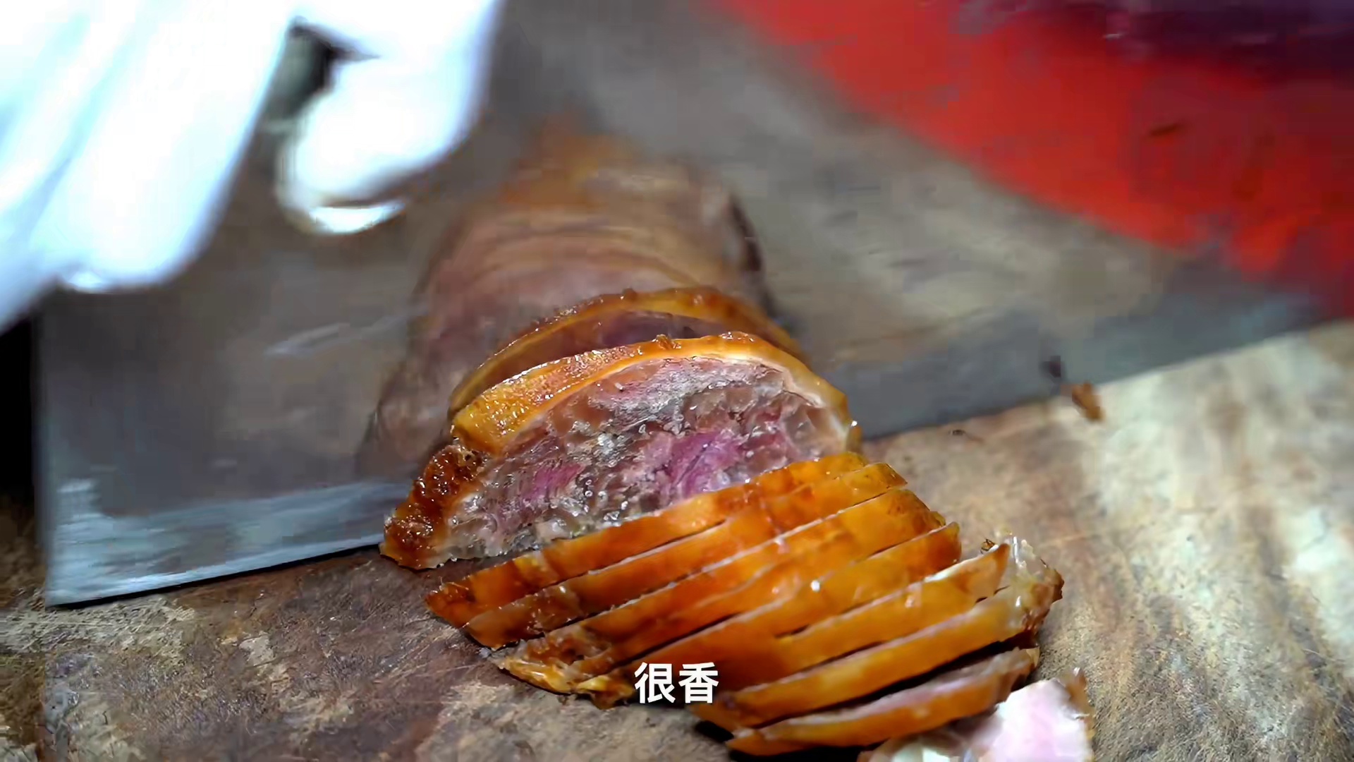 88一斤的包馅猪脚，厦门大叔做了40年，1天能做120个捆蹄