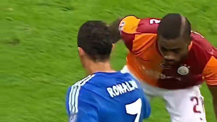 慢动作看C罗进球，每一步都想不到，最后一拍破门