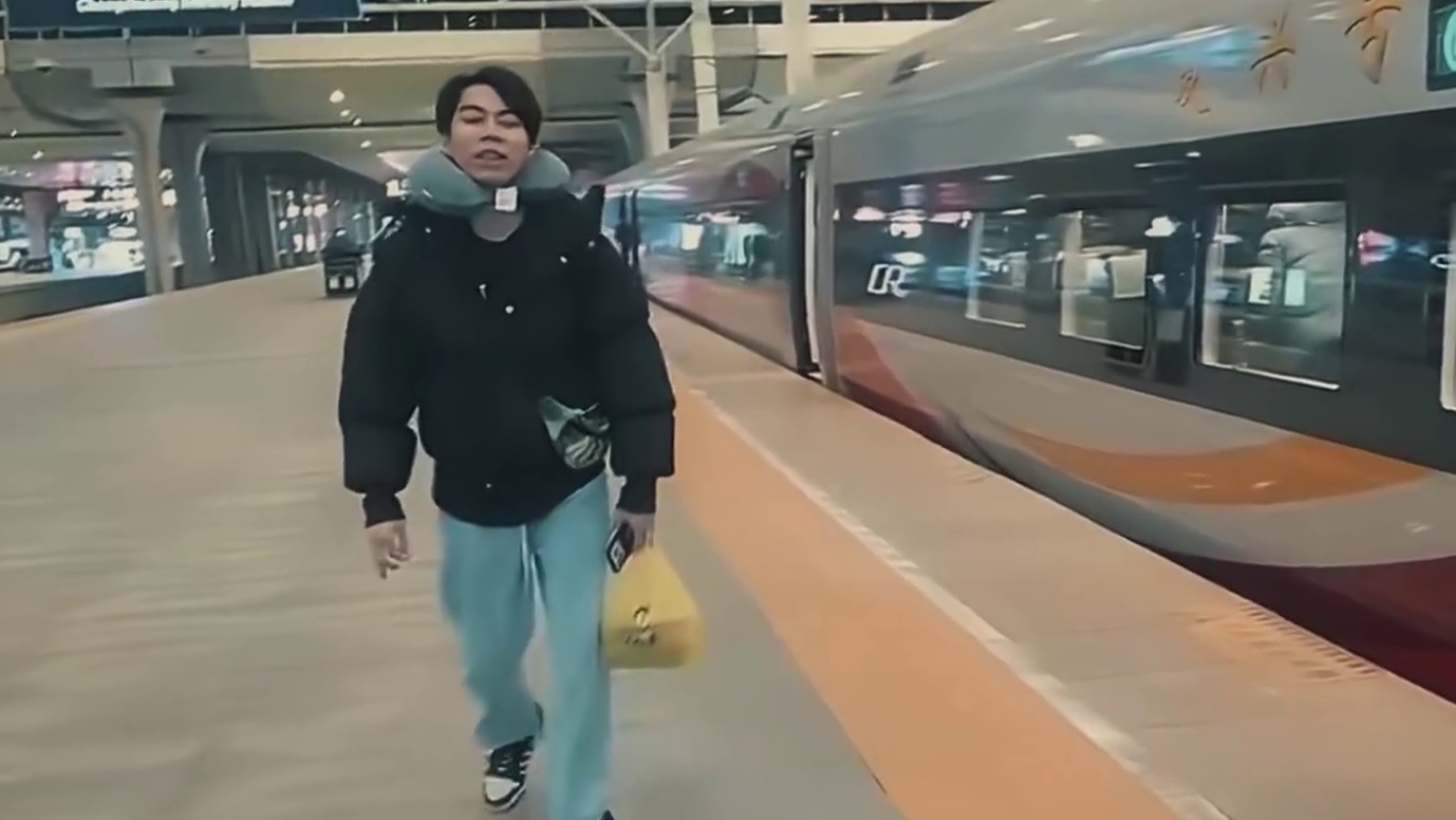 蛇对阿威是真好