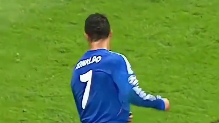 CR7禁区跳舞式防守 丝滑摆脱 致命破门！这才是足球艺术，也太难了