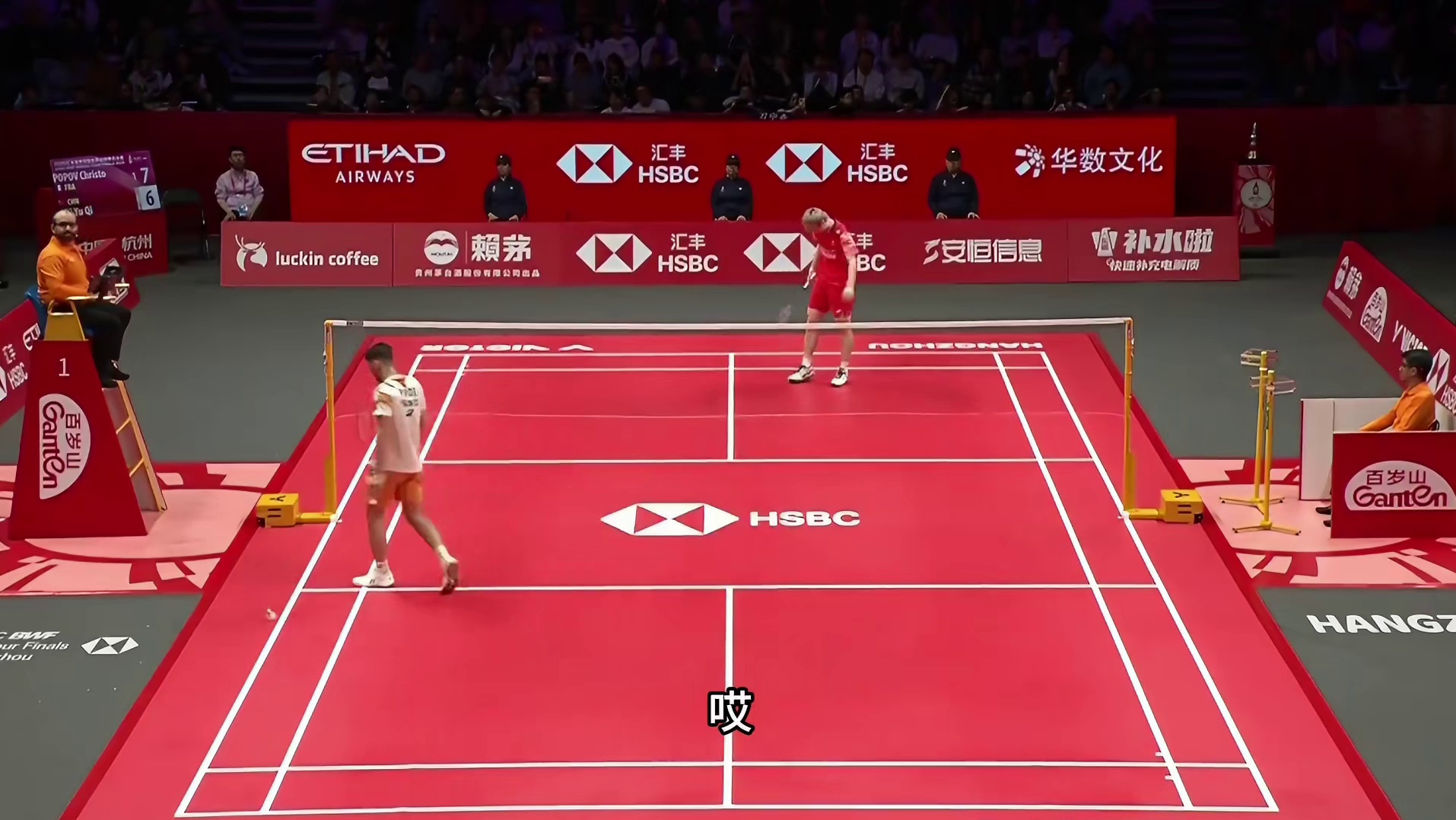 石宇奇的移动能力明显下滑，小波波夫积极的进攻和网前控制，迅速拉开比分，轻松获胜