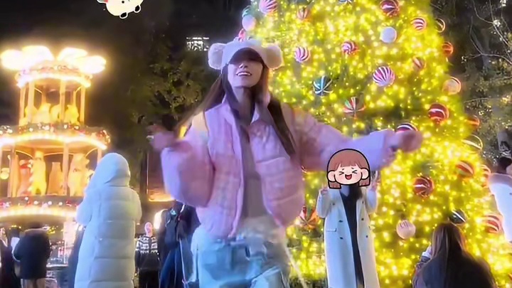 预制的圣诞舞终于派上用场了！现在学还不晚