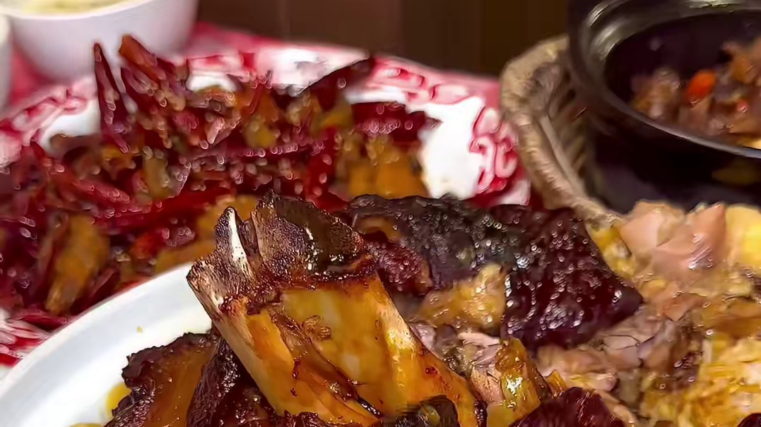 关我肘子拌饭什么事啊