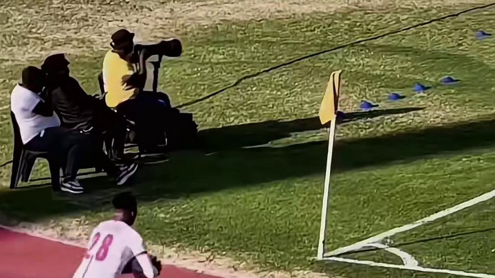 门将在门线技术上的高光时刻！#足球