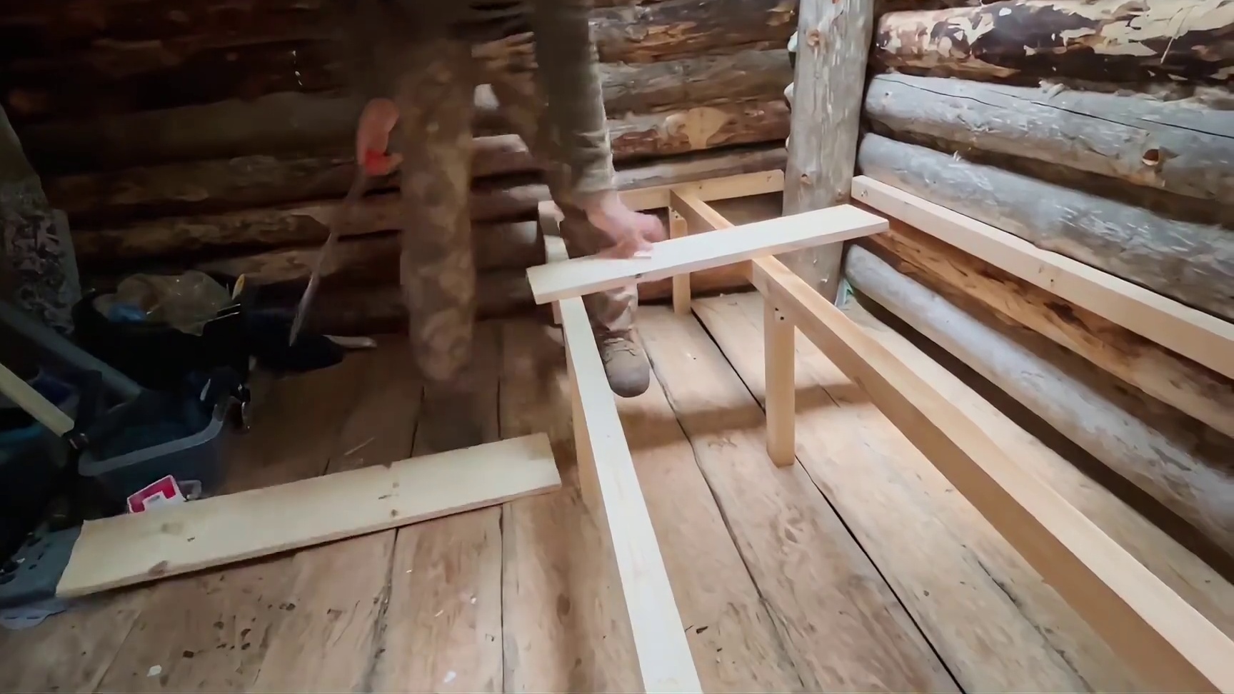 第2集：零下三十度的雪地，男人却热得冒汗，独自到野外建造出地下庇护所，地下2米极其隐蔽