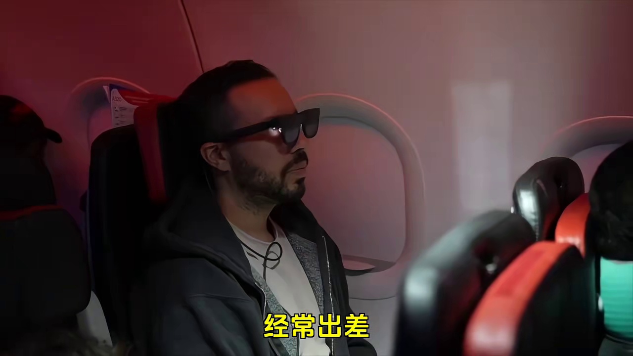 影音体验简直不要太爽 告别沉重的头戴VR！77g解锁146寸超大巨幕！ #