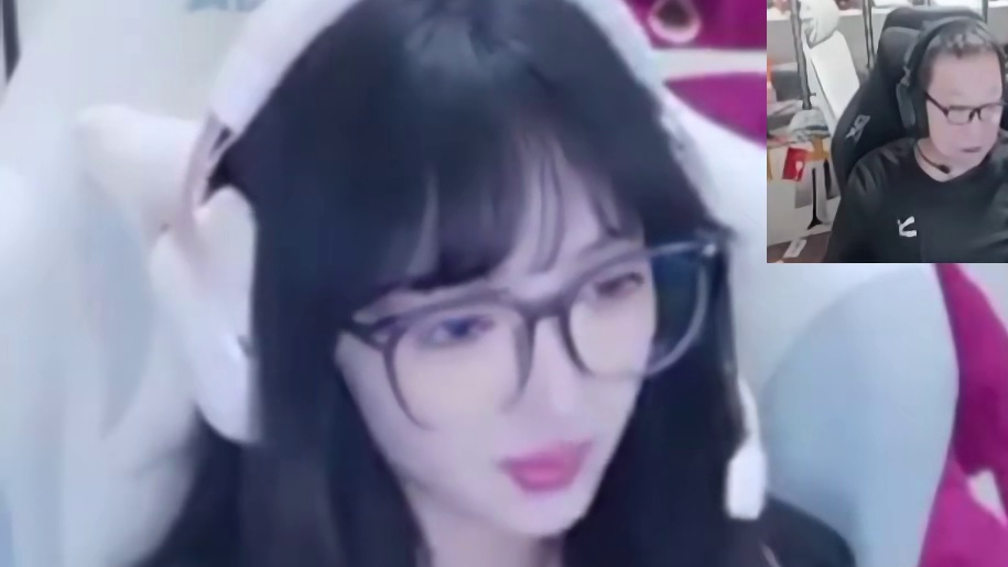 AG冠军之夜娱乐赛嘉宝现场给绿豆报点，绿豆切刀把Doo刀了，草莓直接不高兴了