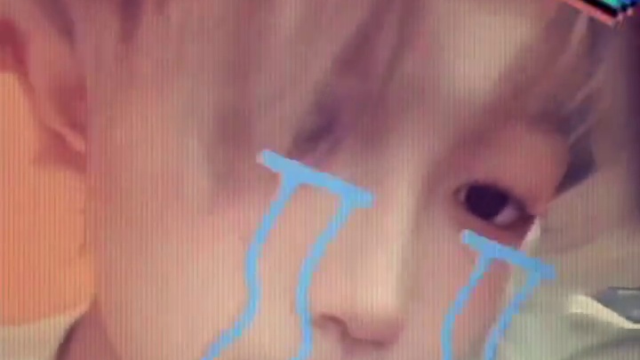 我们都不懂离别的重量 直到某天冷空气裹夹着回忆涌入