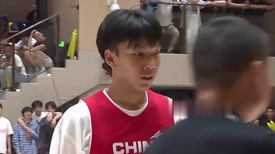 柯冉率队大战超级草根