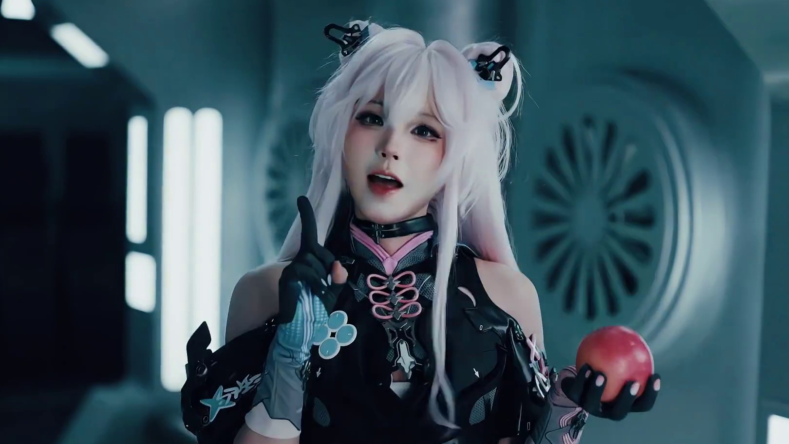 「抓到你了……诶？」 “所以……这就是你说的「神秘盗窃案」？” ———————— 战双帕弥什大连森