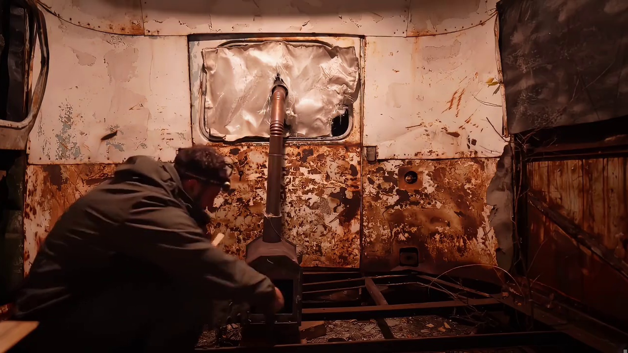 第2集：谁能想到一个锈迹斑斑的车厢，竟然被男人打造成温暖的小屋