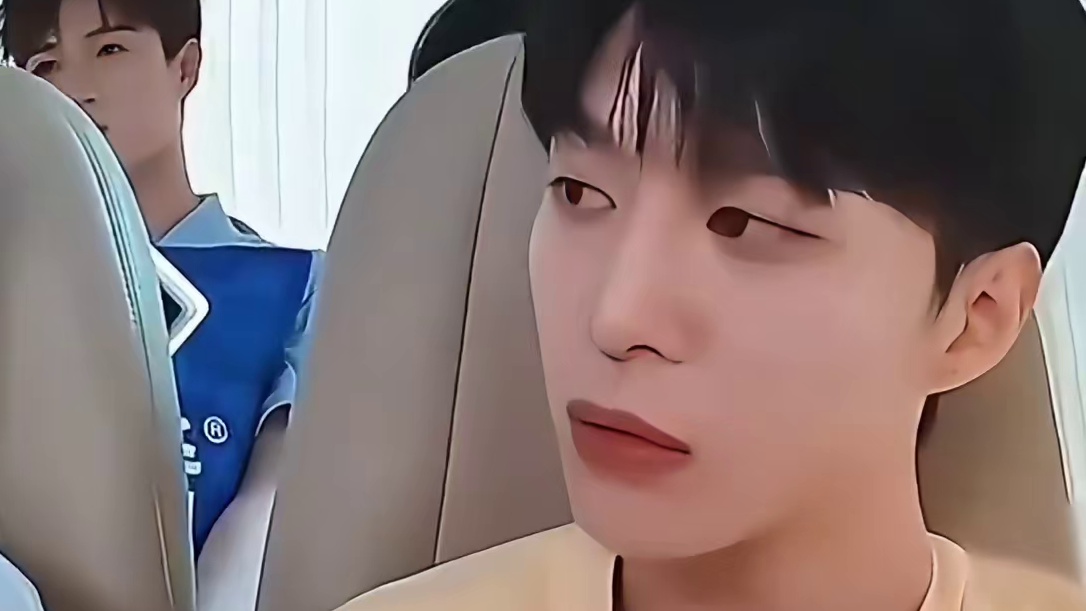 白鹿：这都被你发现了哈哈哈 范丞丞：就这 我还不了解你？