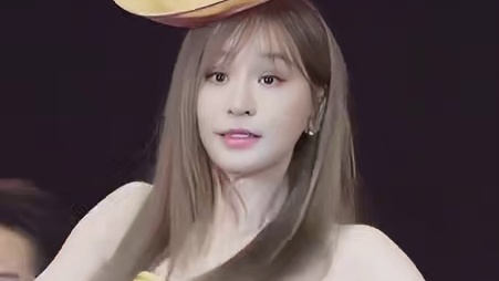 就问谁不想get王心凌霸总同款啊