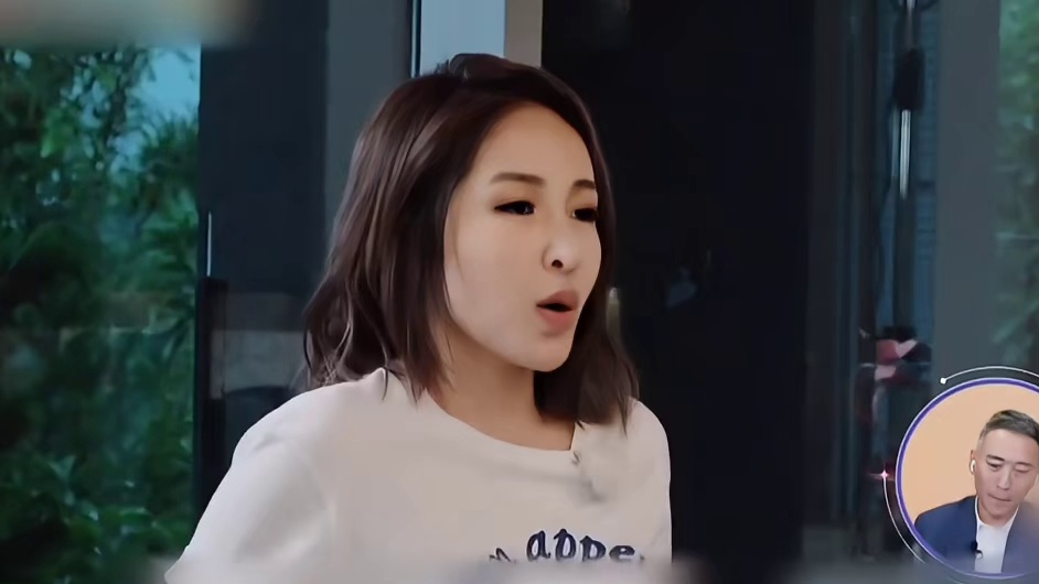 从不找25岁以上男生谈恋爱，身价10亿的萧亚轩生活有多快乐