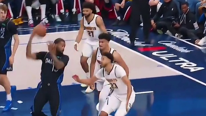 依旧擎天白玉柱 浓眉19中12爆砍31分9篮板4助攻3抢断