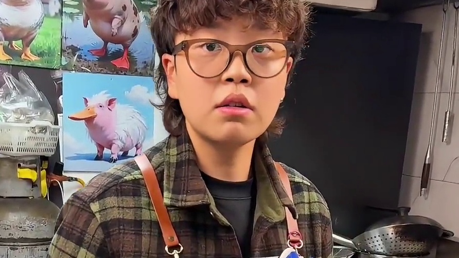 沈阳街头，卤煮火烧