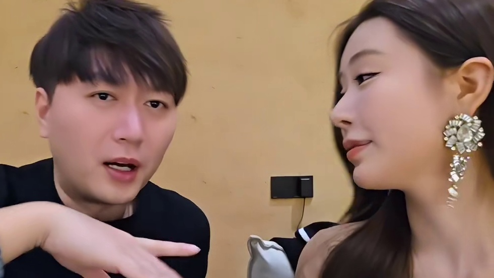 舔舌头！又让小酷爽上了！