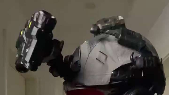 桌上还留着过去的照片覆面一个人想着一个人