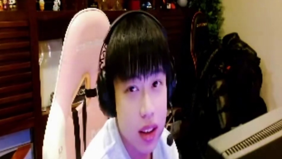 宠儿谈裸装S级满分是评分的上限并不是自己上限，即使自己再厉害也打不过北部前百没用的